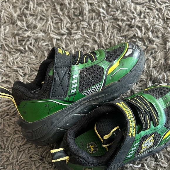 Skechers x John Deere Boys' Green Velcro Sneakers Size 8 - Picture 8 of 12